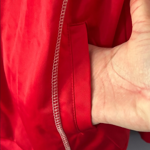 Liverpool Red Performance Jacket - Picture 5 of 9